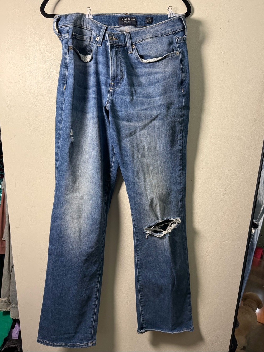 Lucky Brand women’s Blue Distressed Straight-Leg Jeans